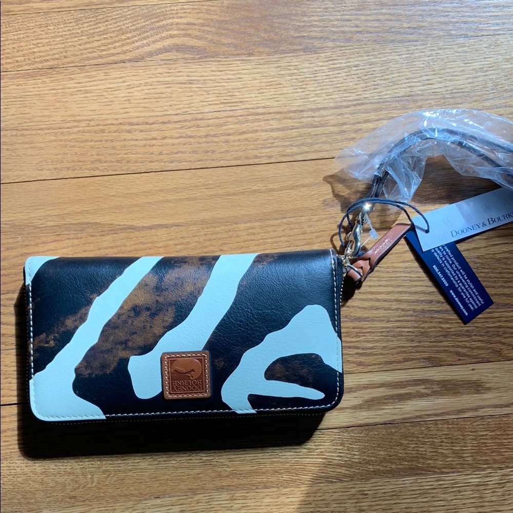 Dooney & Bourke Black and White Crossbody Bag
